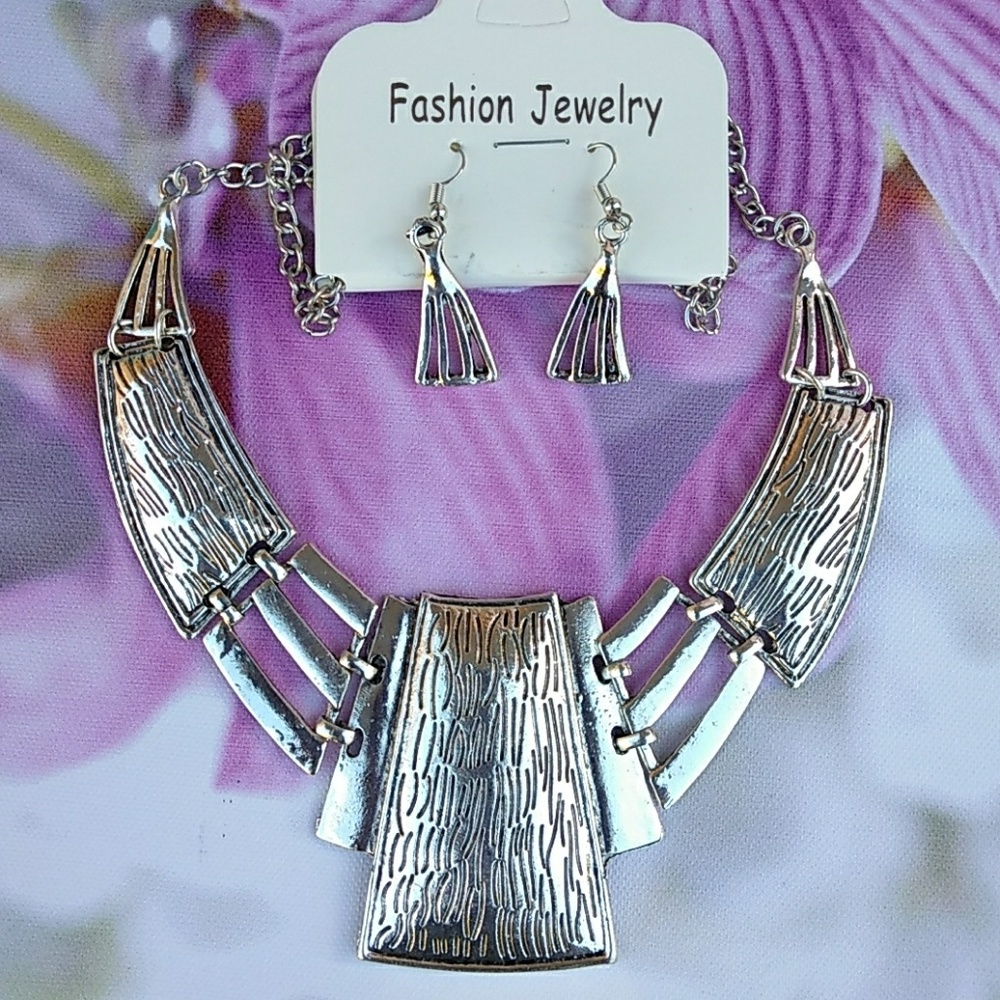 Necklace Set